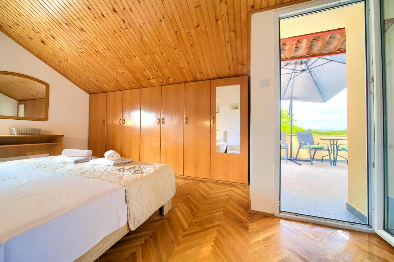 Apartment Lipovac Malinska Exterior foto